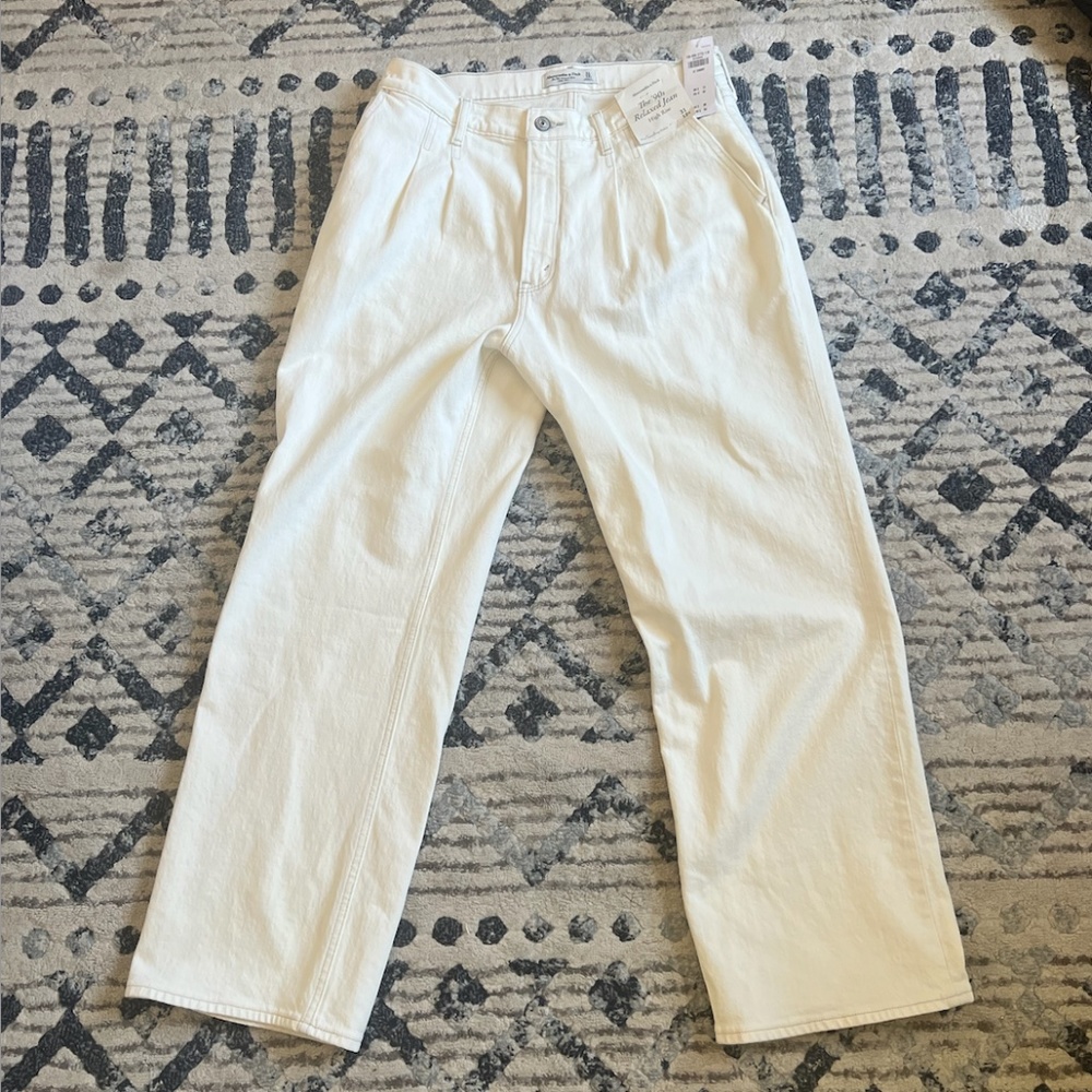 NWT Abercrombie & Fitch 90s Relaxed Jean High Rise Size 12 SHORT